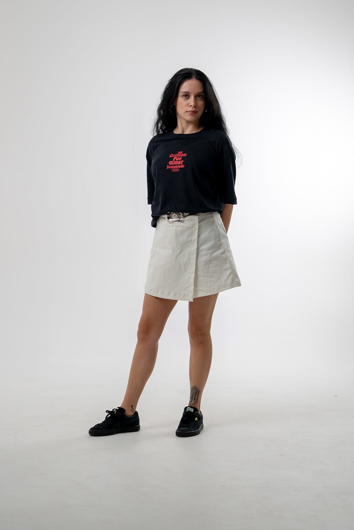 Camiseta Cânhamo Preta "Mi Crimen Fue Amar Demasiado"
