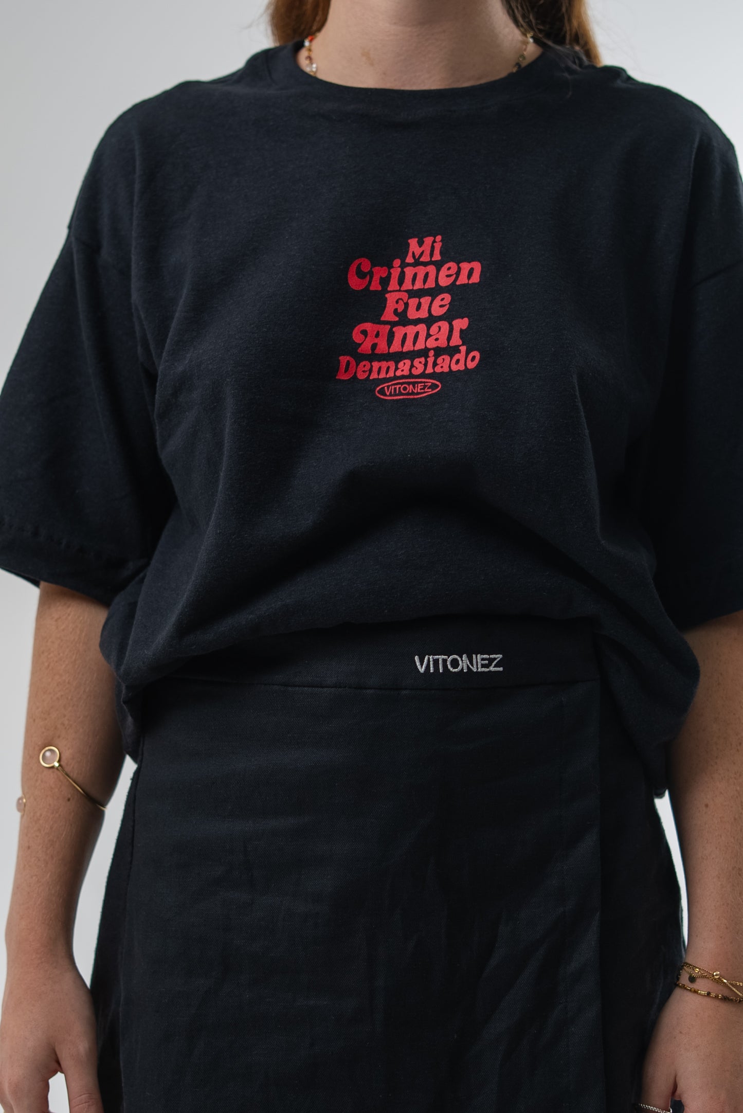 Camiseta Cânhamo Preta "Mi Crimen Fue Amar Demasiado"