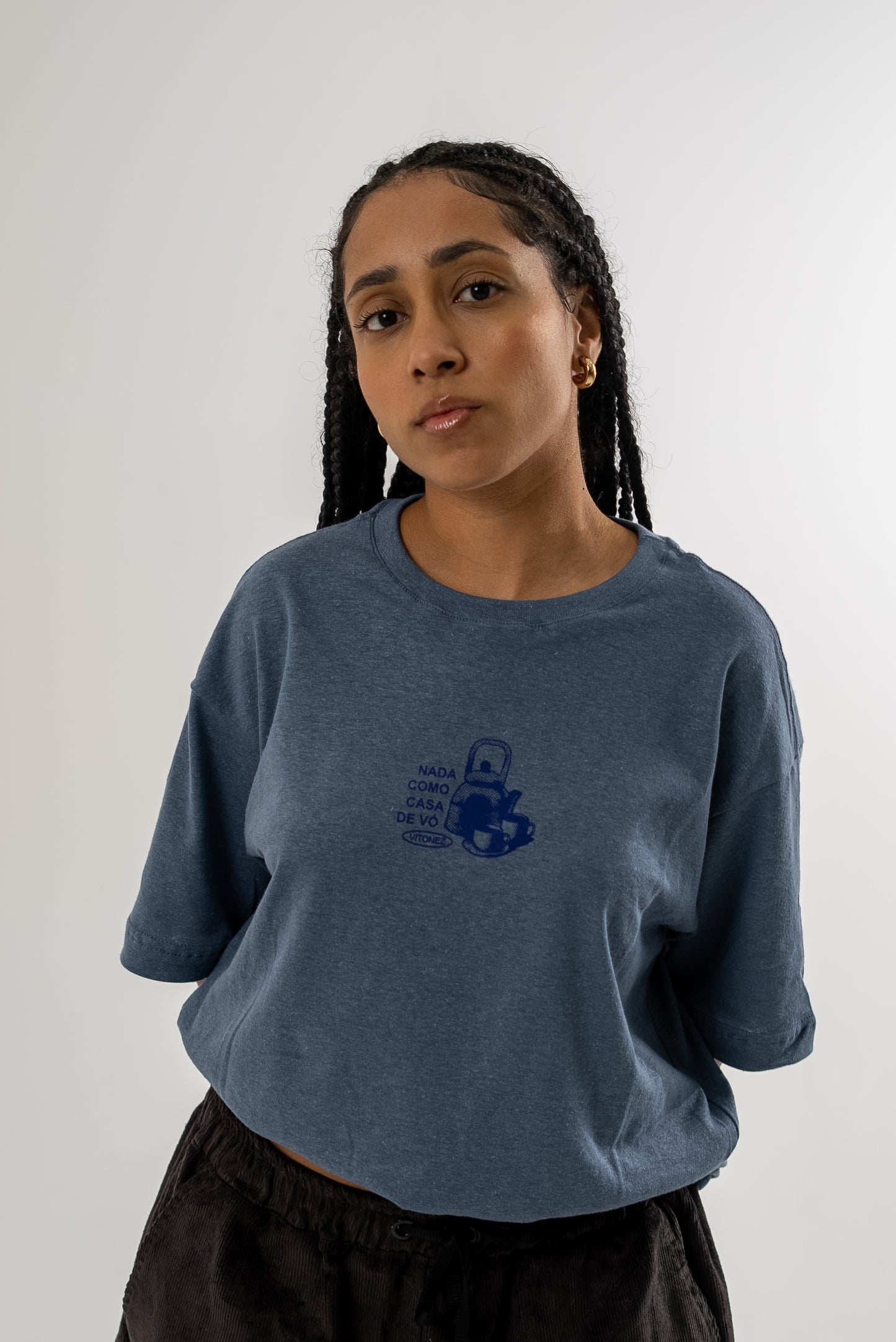 Camiseta Cânhamo Azul "Nada como Casa de Vó"