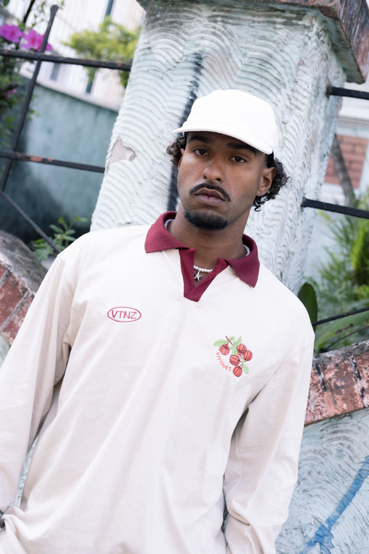Polo Manga Longa Off-White com Bordô - Acerola
