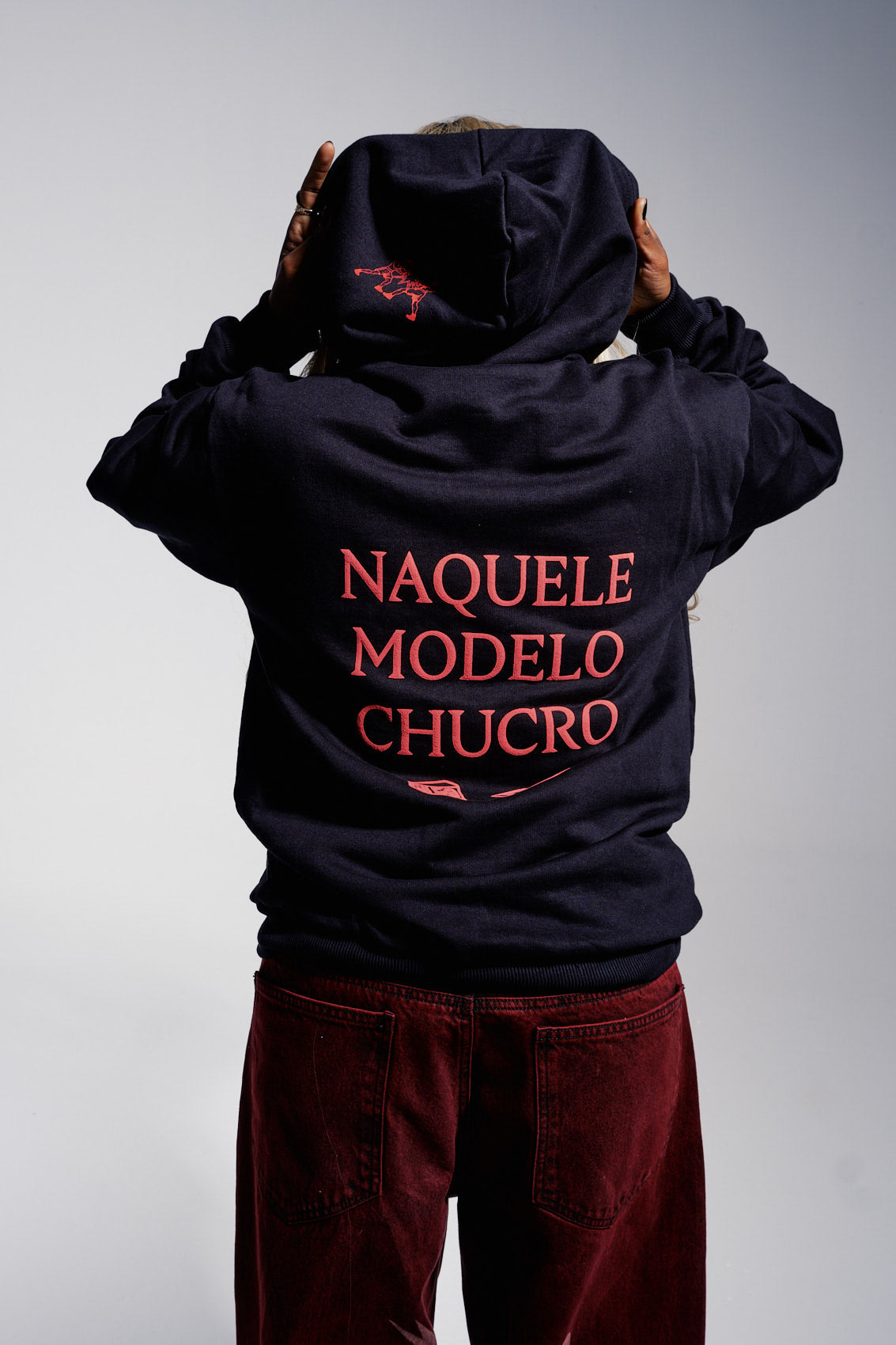 Moletom Canguru - Naquele Modelo Chucro - Preto